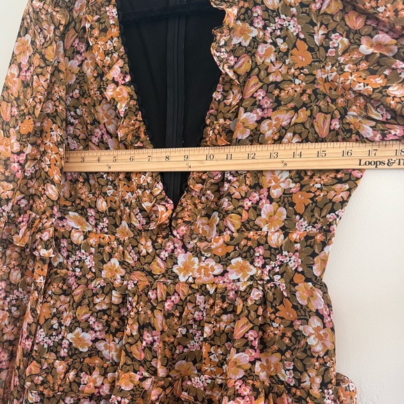 Showpo Liadi Playsuit Jumpsuit wome longsleeve plunge playsuit Black Floral Sz 8 - Picture 8 of 16